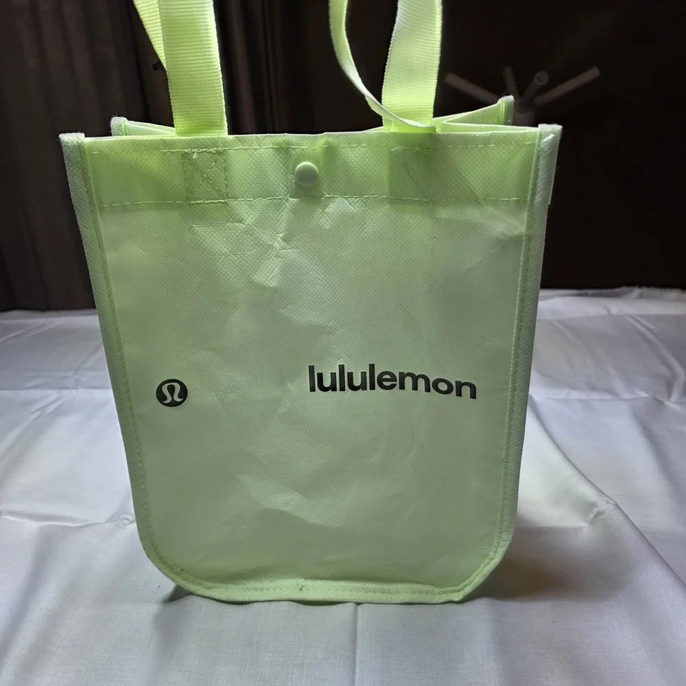 Lululemon Recycled Shopping Tote Reusable Bag ‎ lime green snap Small 12